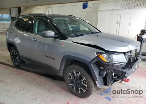 2019 Jeep Compass Trailhawk из США, поврежденный, VIN 3C4NJDDB0KT800048